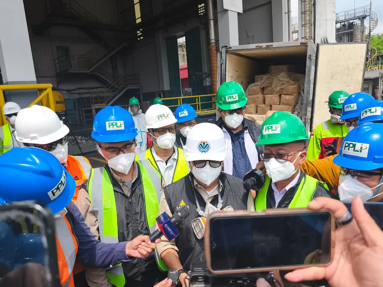 Barantin musnahkan 5,7 ton udang terkontaminasi Cs-137 untuk pastikan keamanan pangan nasional