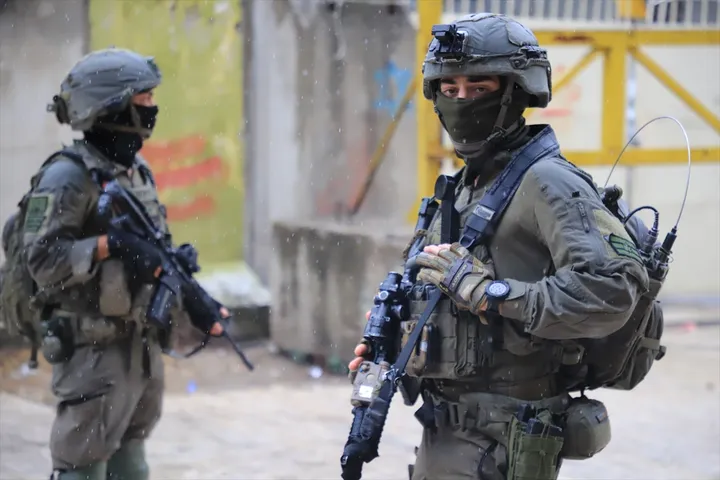 شهيدان بينهم طفل برصاص جيش الاحتلال قرب القدس وإصابات إثر هجمات مستوطنين بالخليل