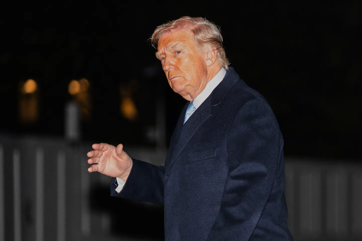 Trump w końcu ustępuje, wzywa republikańskich ustawodawców do ujawnienia akt Epsteina