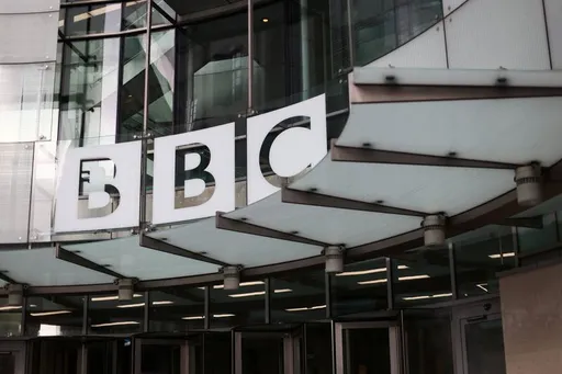 Donald Trump poursuit la BBC et demande 10 milliards de dollars