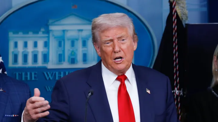 ترامپ: فرمول تحریم‌ها علیه روسیه می‌تواند شامل ایران هم باشد