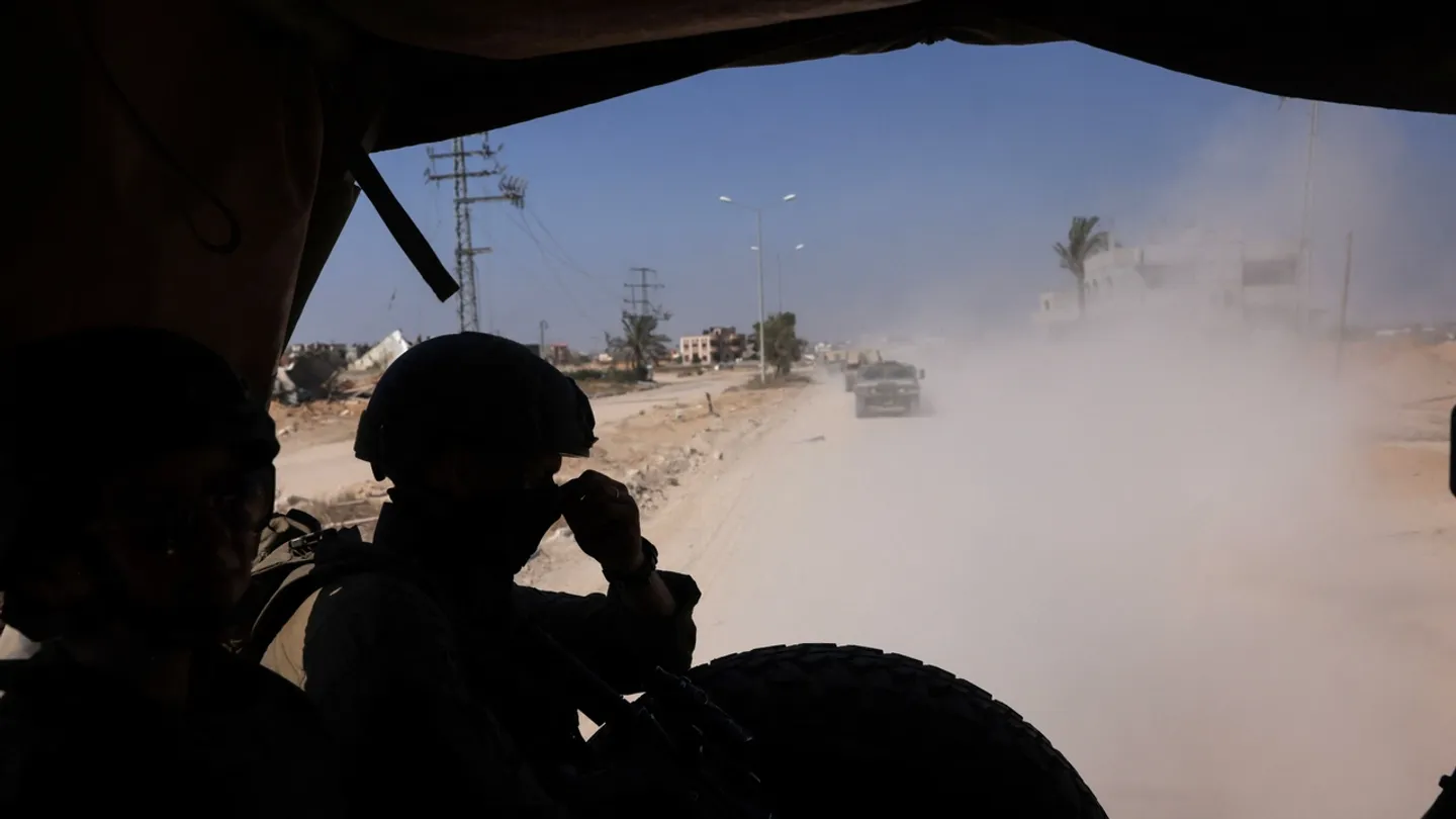 استشهاد فلسطيني وتواصل القصف على غزة وسط استمرار غرق خيام النازحين