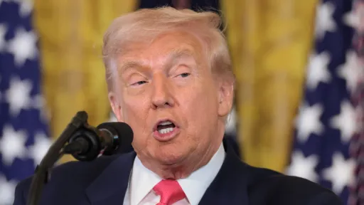 Трамп грозит партнерам России «строгими санкциями»