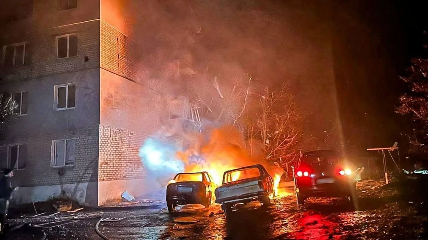 3 قتلى و10 جرحى بينهم أطفال في هجوم صاروخي روسي على شرق أوكرانيا