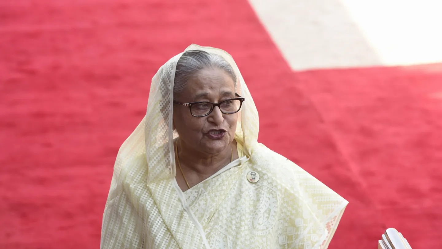 Bangladeş mäxkämäse Şeyx Xasinanı ğayeple dip taptı