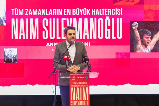 Паметта на Наим Сюлейманоглу, най-великия щангист на всички времена, беше почетена в България