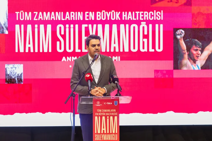 Паметта на Наим Сюлейманоглу, най-великия щангист на всички времена, беше почетена в България