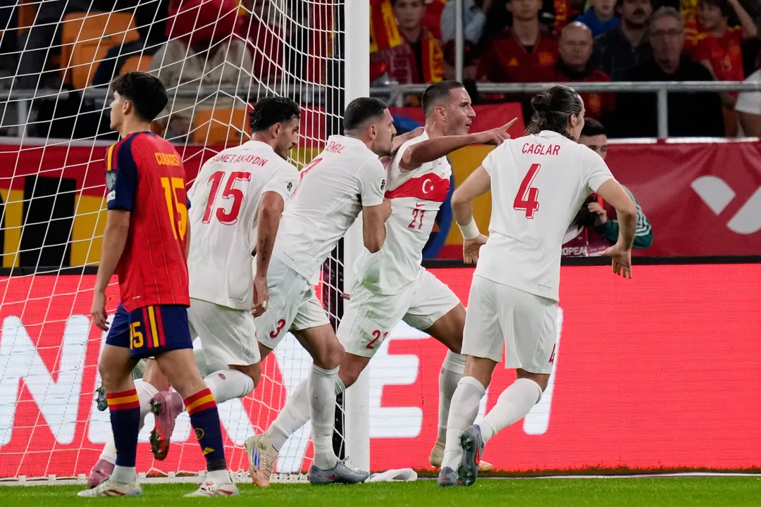 Türkiye advances to 2026 FIFA World Cup playoffs after 2-2 draw against Spain