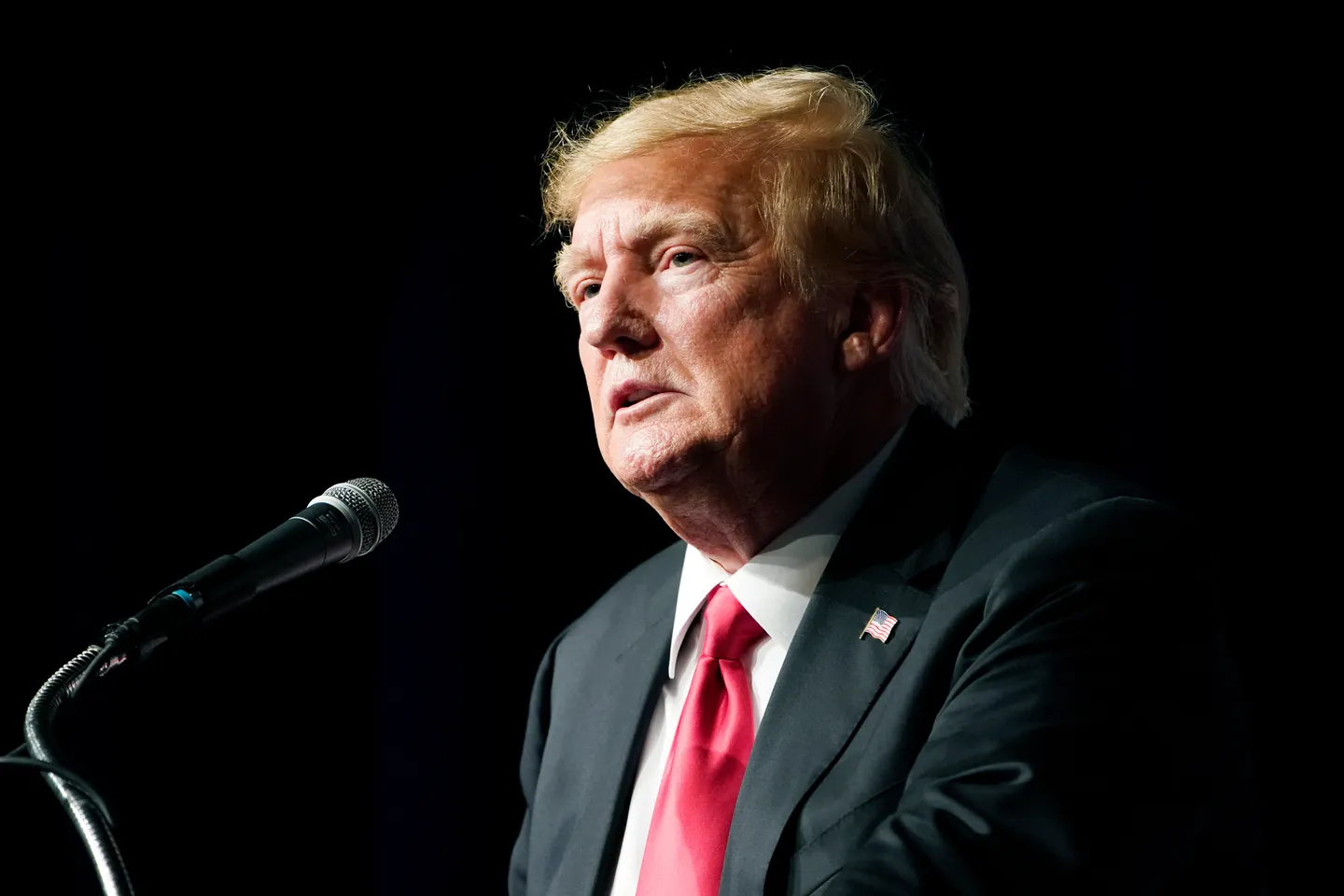 Trump approva un piano in 28 punti per porre fine alla guerra tra Russia e Ucraina