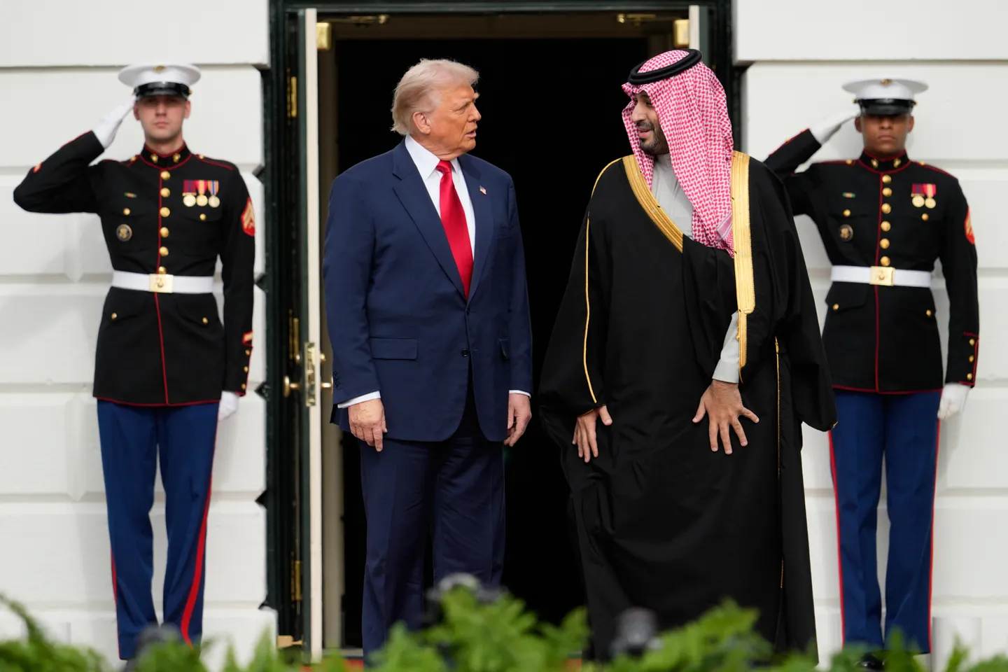 شراء 300 دبابة أمريكية.. واشنطن والرياض تبرمان اتفاقات بشأن الطاقة النووية وطائرات F-35