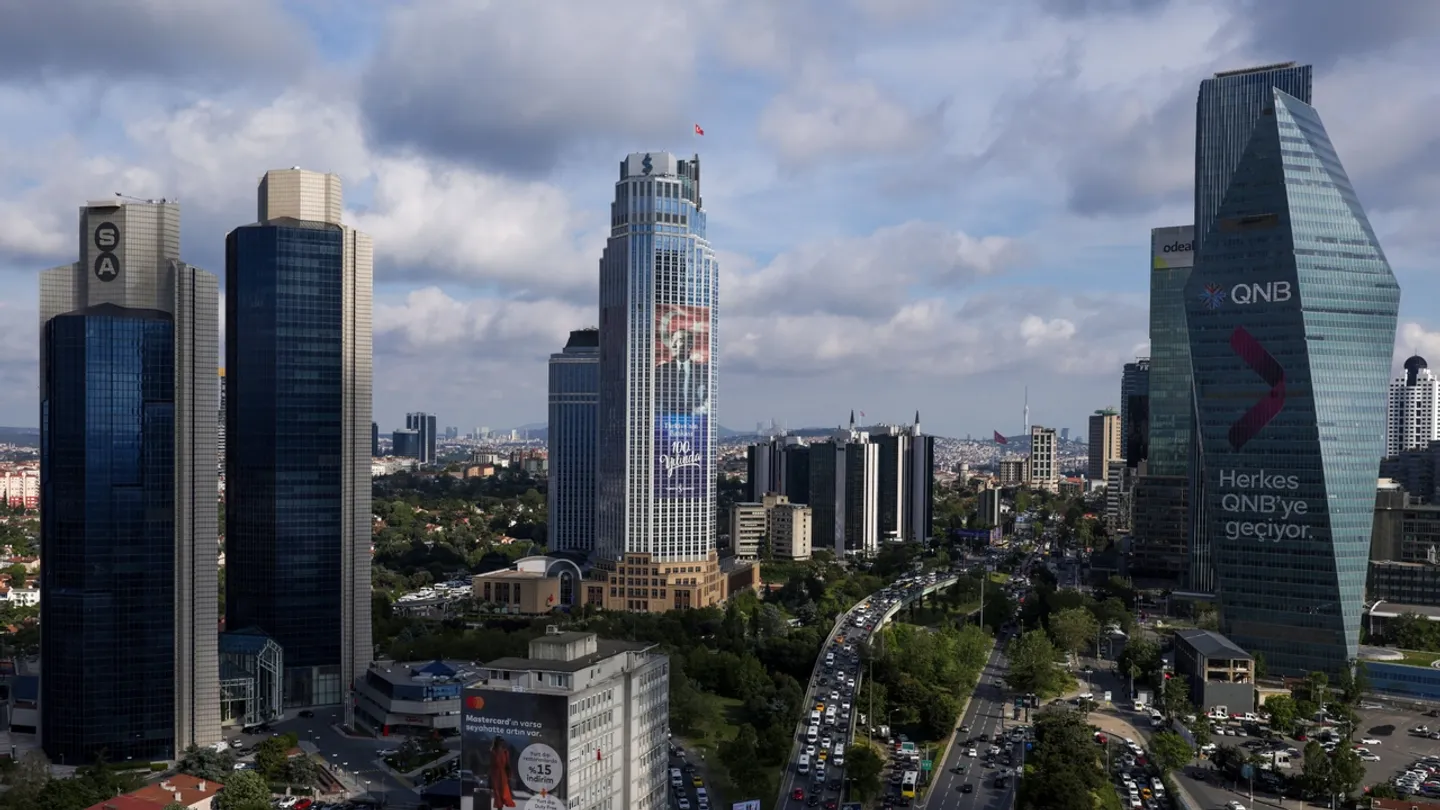 “Fitch” түрік банктерінің рейтингтерін жоғарылатты