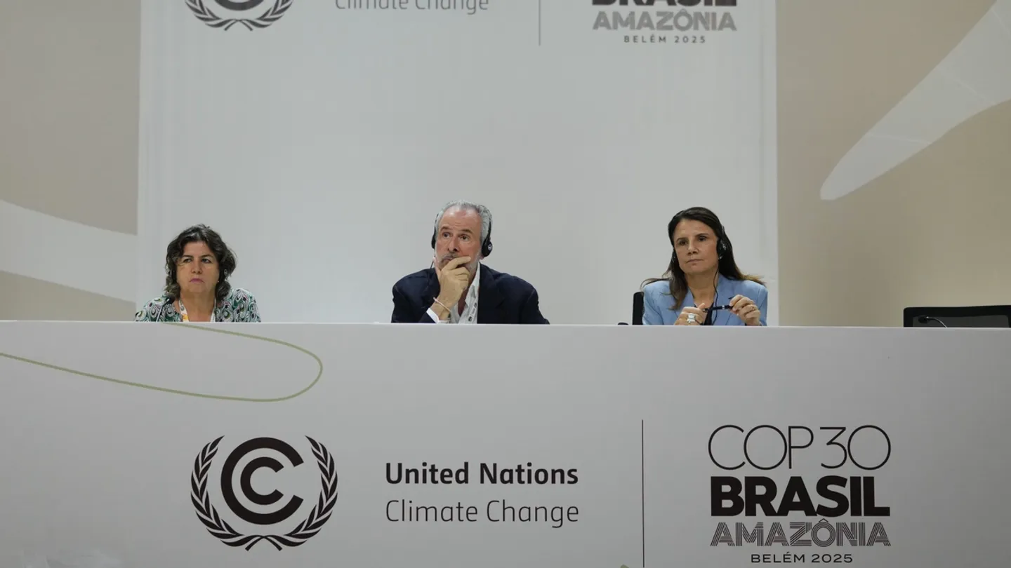 COP30 entra numa fase decisiva com ministros a debaterem as disputas climáticas mais difíceis