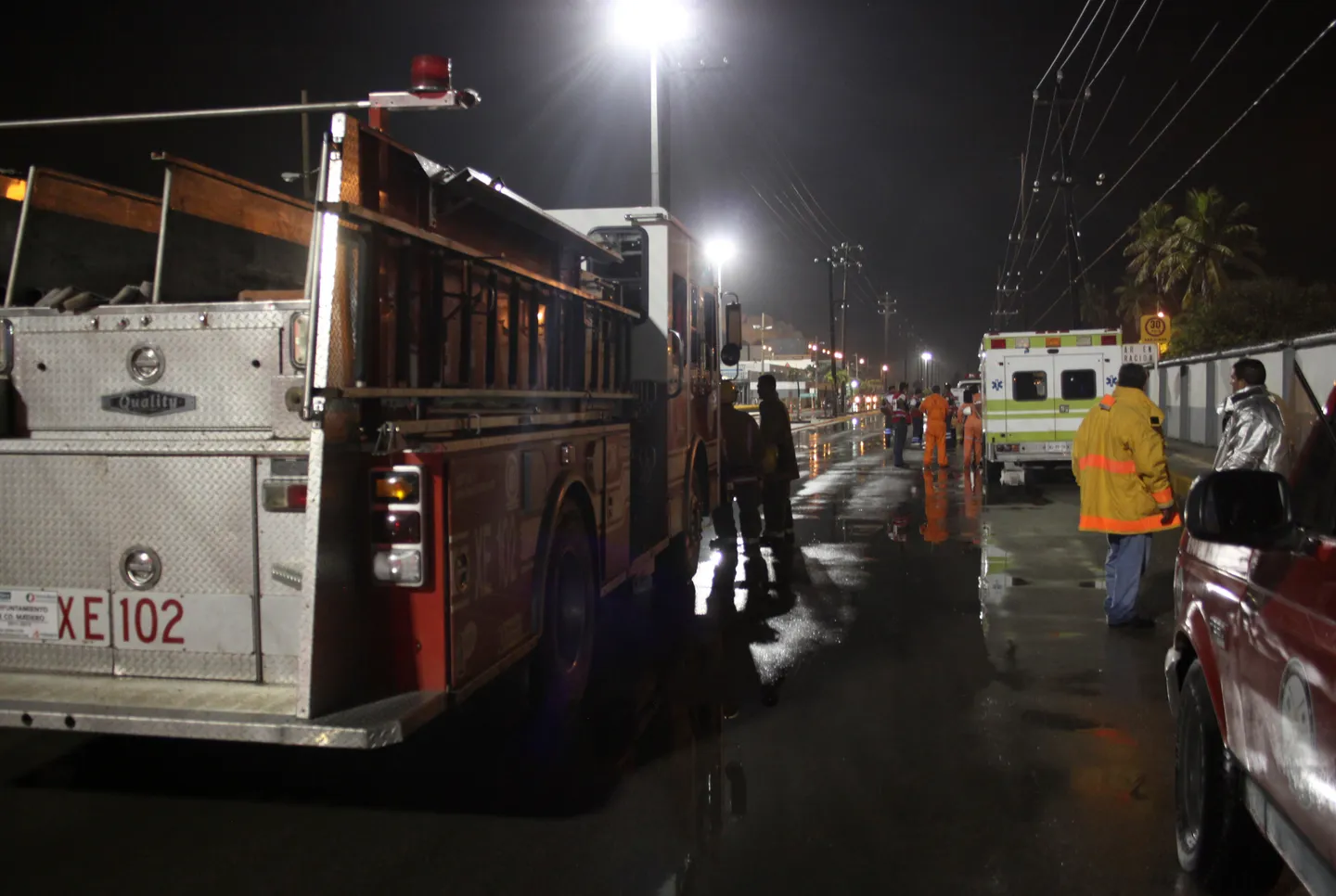 مکسیکو کې په یوه سوپر مارکېټ کې چاودنې لږ تر لږه ۲۳ کسان وژلي دي