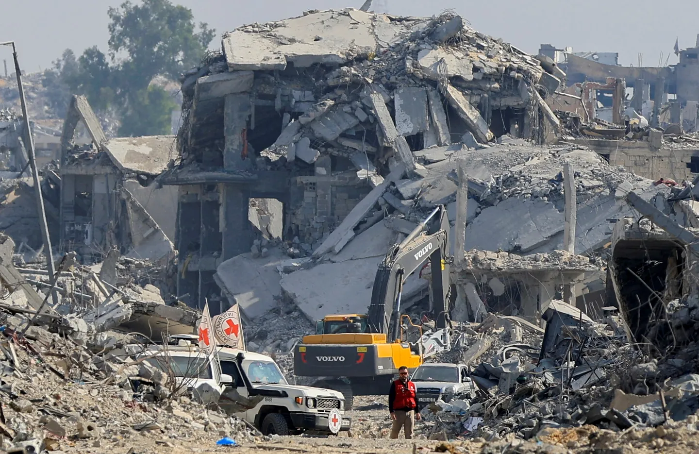 شهيد برصاص جيش الاحتلال شمال غزة.. والقسام تعثر على جثة أسير وتسلمه مساء اليوم