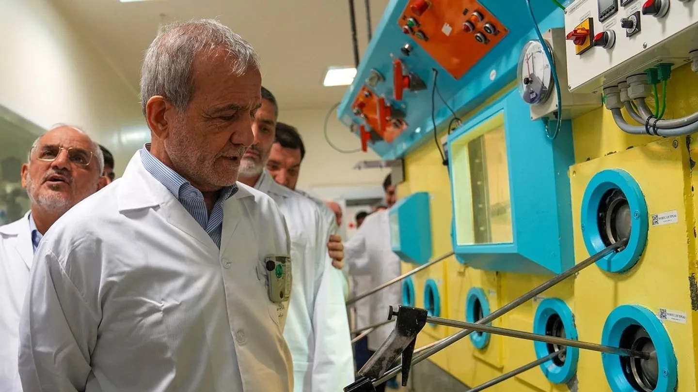 رئیسجمهور ایران: تأسیسات هستهای را با قدرت بیشتری بازسازی میکنیم