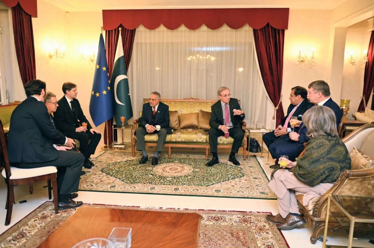 पाकिस्तानी शीर्ष राजनयिक और यूरोपीय संघ परिषद के अध्यक्ष की ब्रुसेल्स में मुलाकात