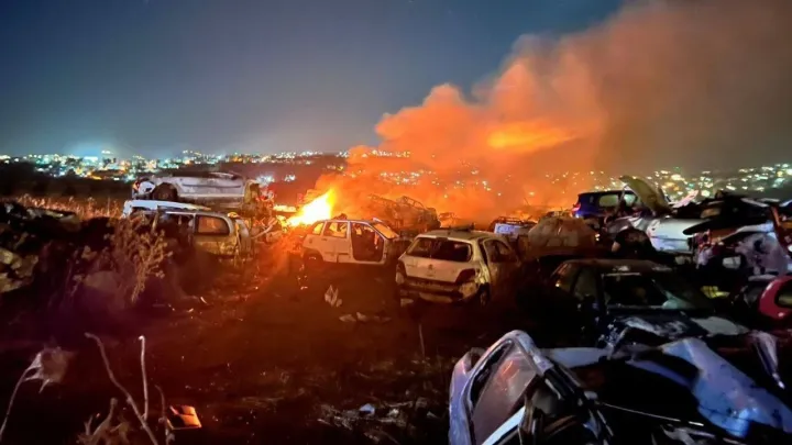 إصابات وأضرار كبيرة إثر اعتداءات وهجمات لمستوطنين في الخليل ونابلس