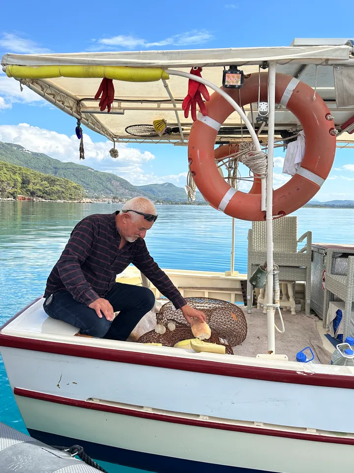 Cuando dejar de pescar salva la pesca: así renació el mar en el sur de Türkiye