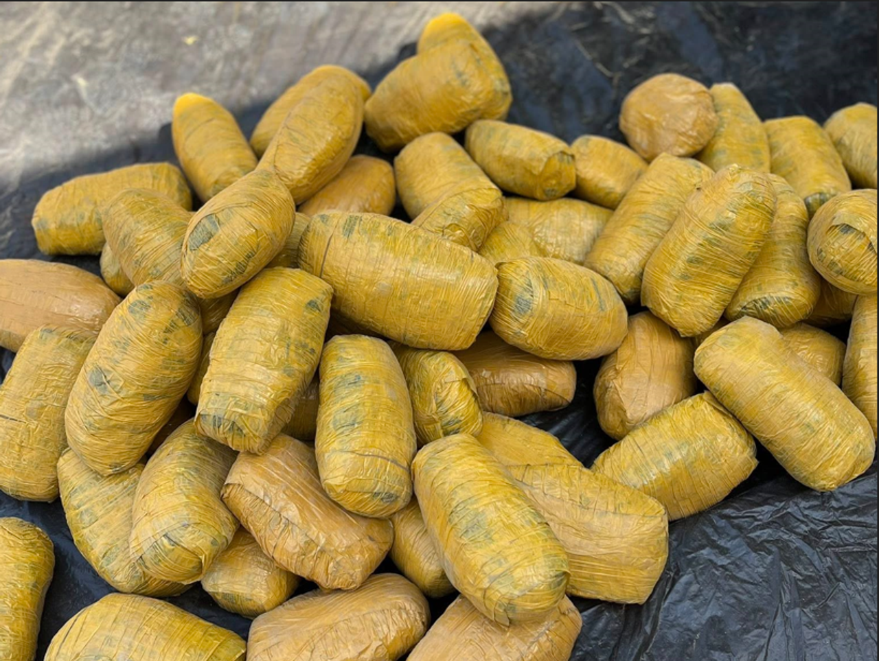 NDLEA for Nigeria gbab smuggler wey hide drugs inside mannequin - TRT ...