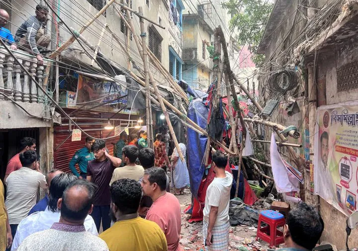 Bangladesh earthquake kills three in Dhaka