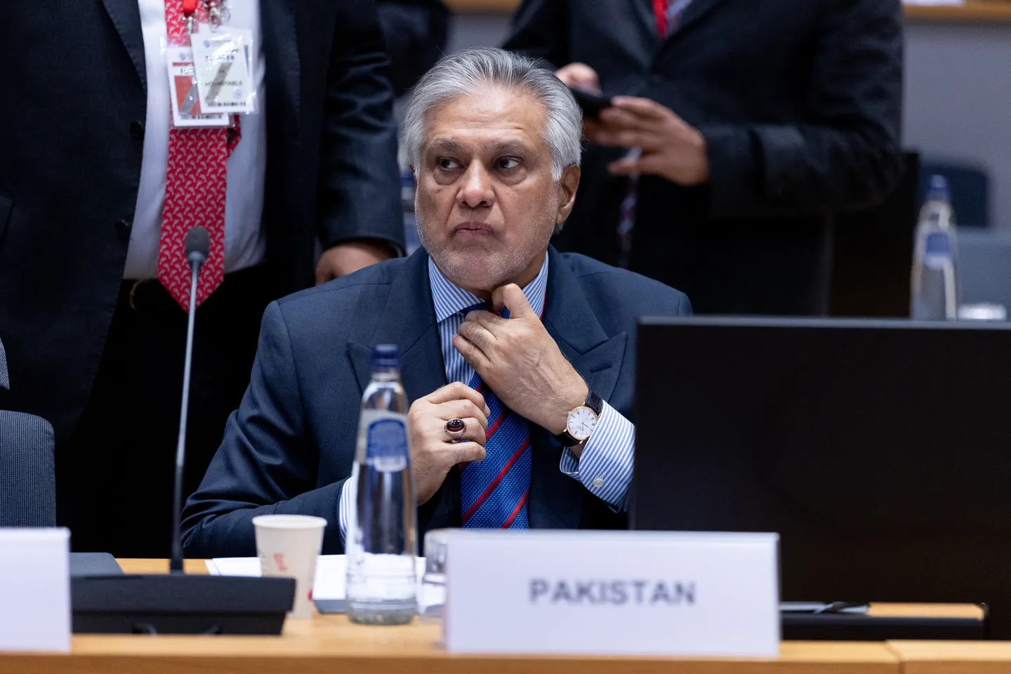 पाकिस्तान गाजा स्थिरीकरण बल में भाग लेने को तैयार, लेकिन हमास को निरस्त्र करने को नहीं: राजनयिक