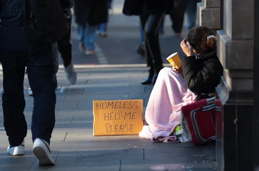 Velika Britanija: Više od 382.000 ljudi bit će bez doma na Božić