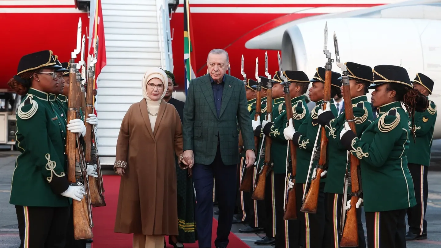 الرئيس أردوغان يصل إلى جنوب إفريقيا للمشاركة في قمة مجموعة العشرين