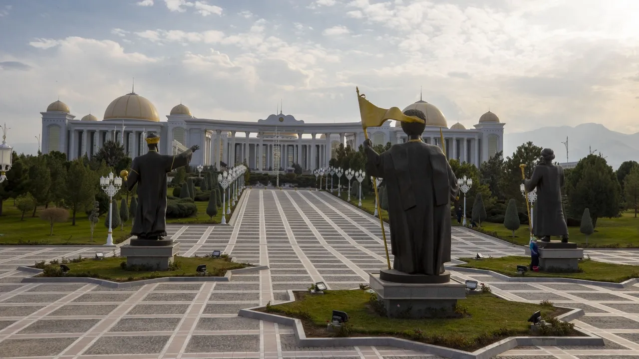 عشق‌آباد برای میزبانی مجمع بین‌المللی صلح و اعتماد آماده می‌شود
