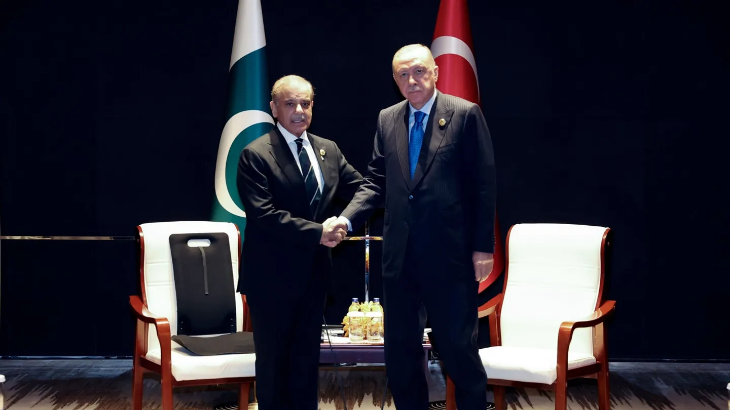 Relações Paquistão-Türkiye: Da amizade espiritual à parceria estratégica