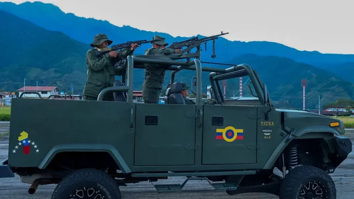 بسبب تدهور الوضع الأمني.. تحذيرات للطيران المدني من مخاطر التحليق فوق فنزويلا