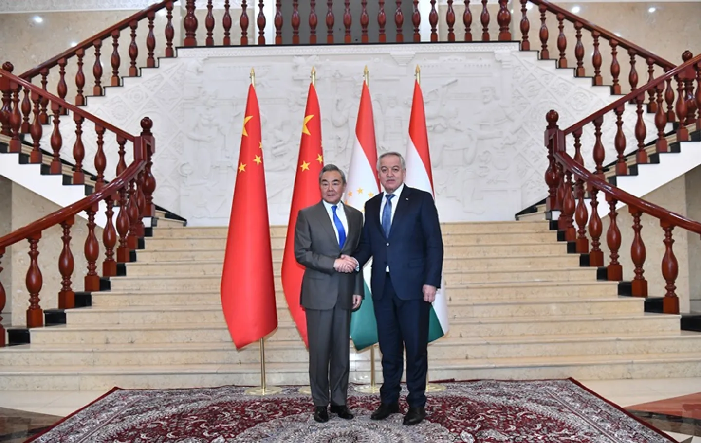 نخستین گفت‌وگوی استراتژیک تاجیکستان و چین در سطح وزیران امور خارجه برگزار شد