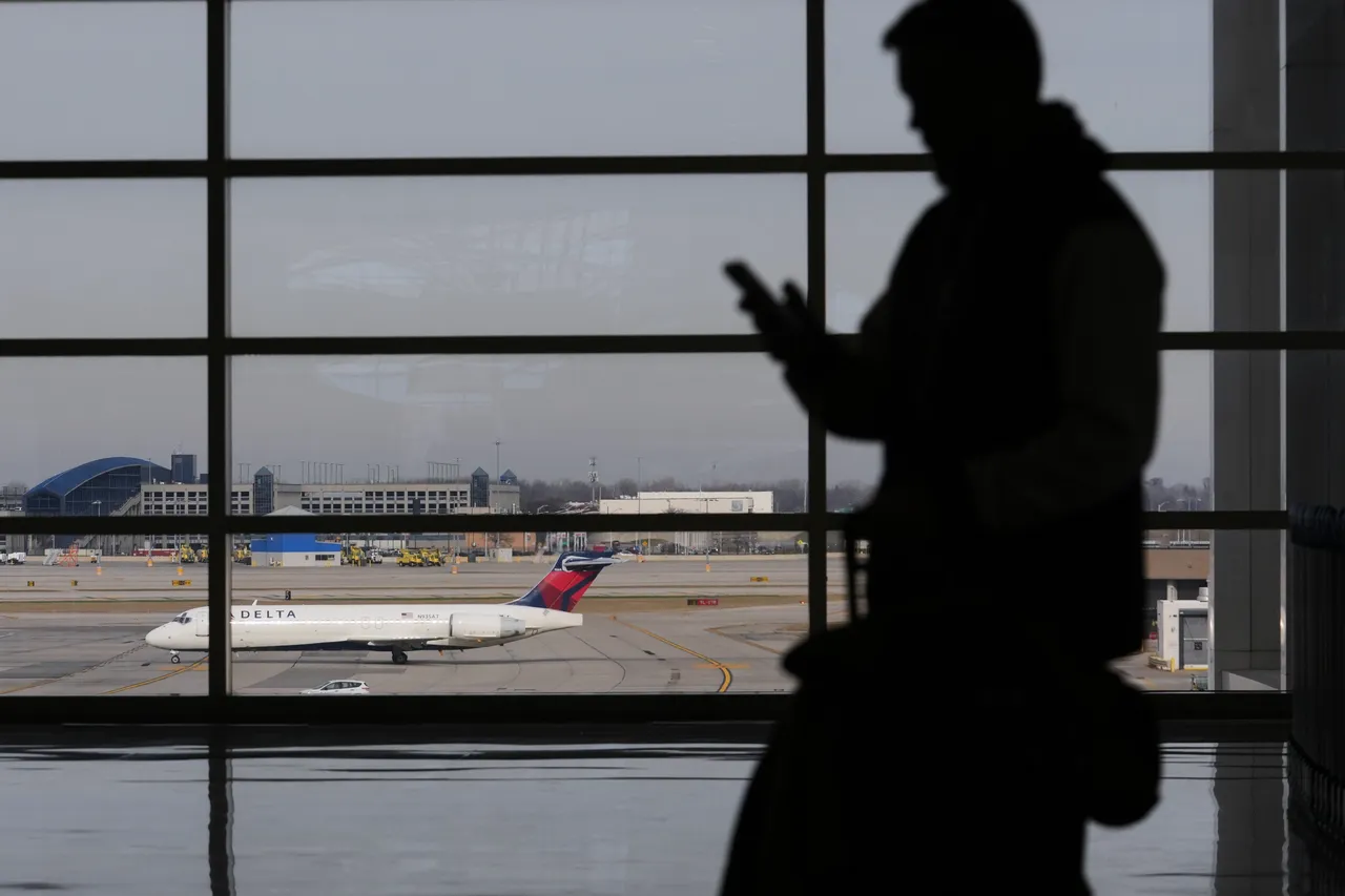 미국 공항에 폭탄 테러 협박한 혐의로 한국인 남성 체포