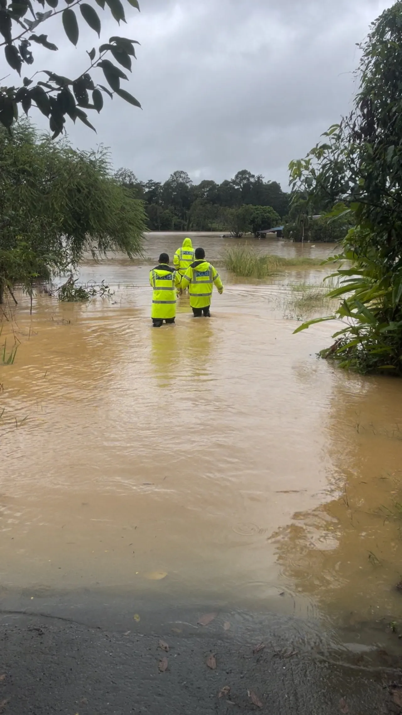 Malayziyada daşqınlar nəticəsində təxminən 11 000 adam zərər çəkib