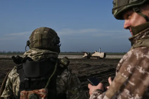 روسيا: أكثر من 20 قتيلاً بهجوم مسيّرات أوكرانية على مقهى في مقاطعة خيرسون