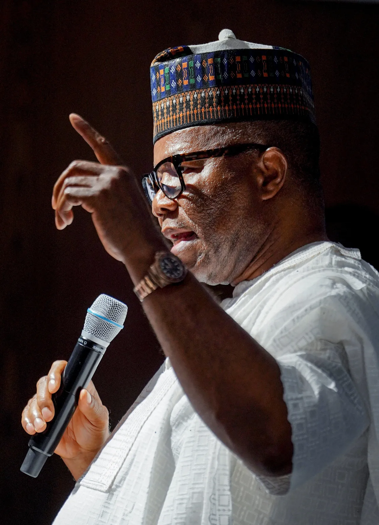 Nigerian Senate get big sitting as wahala dey over Electoral Act