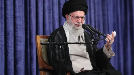 وزارت اطلاعات ایران درباره تلاش‌ها برای ترور رهبر این کشور هشدار داد