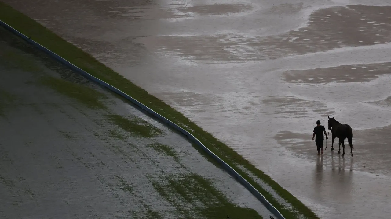 Малайзияда су тасқынынан 11 000 адам зардап шекті