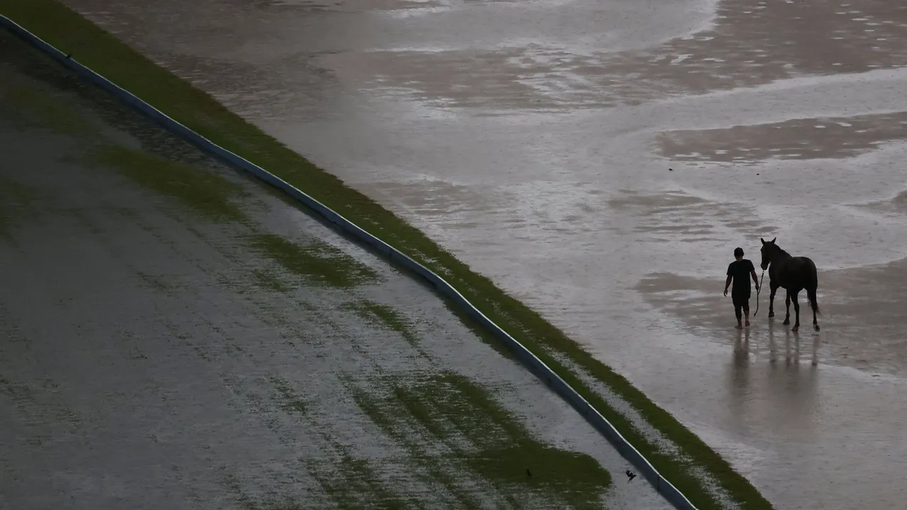 Quase 11.000 pessoas foram afetadas por inundações generalizadas na Malásia