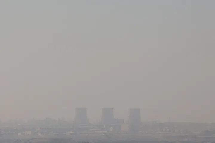 تشدید آلودگی هوا در ایران؛ آموزش غیرحضوری و فعالیت ادارات به‌صورت دورکاری