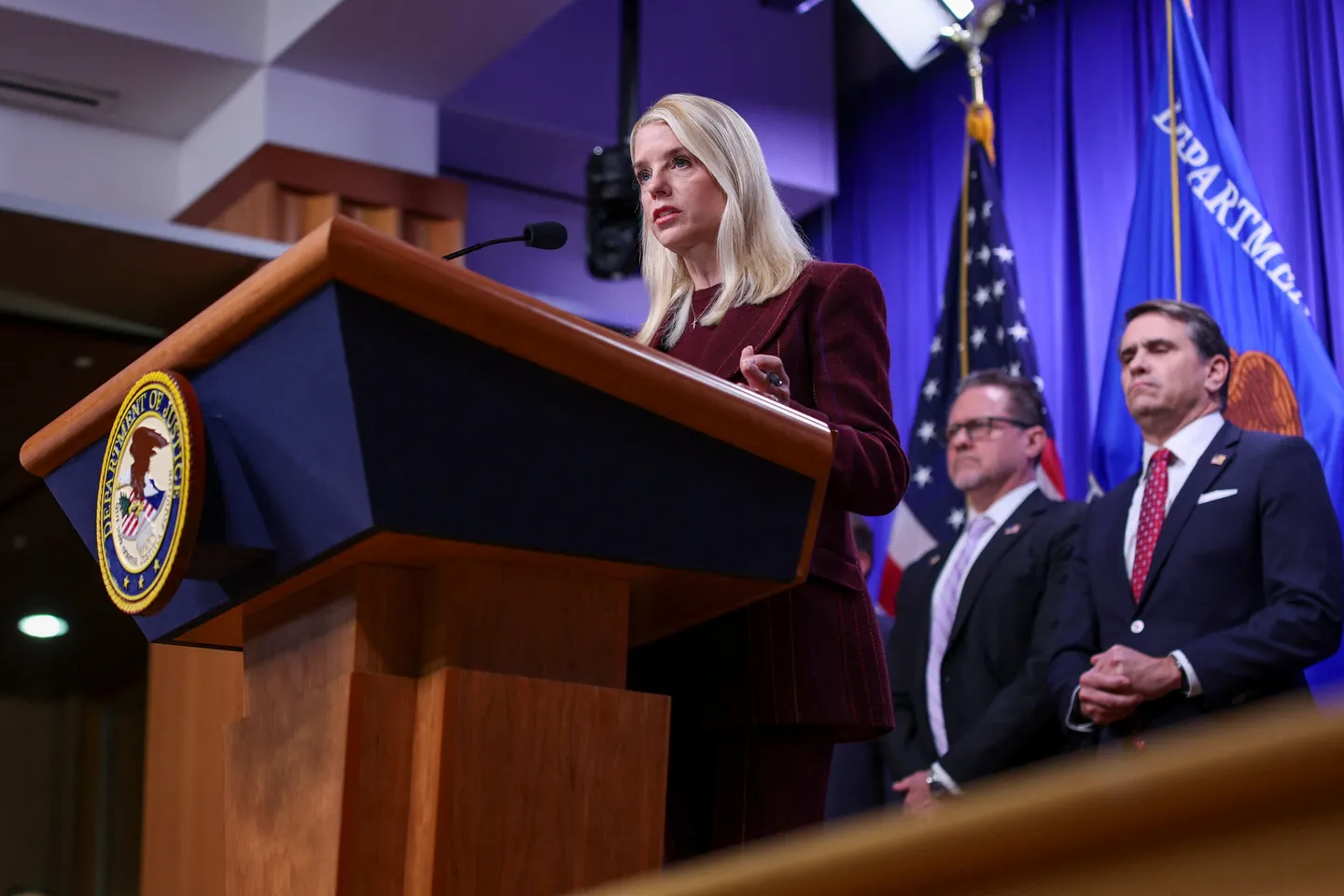 ئامېرىكا ئايلاردىن بۇيان لاتىن ئامېرىكىسى مىقياسىدا ھەربىي ھەرىكەتلىرىنى كېڭەيتمەكتە