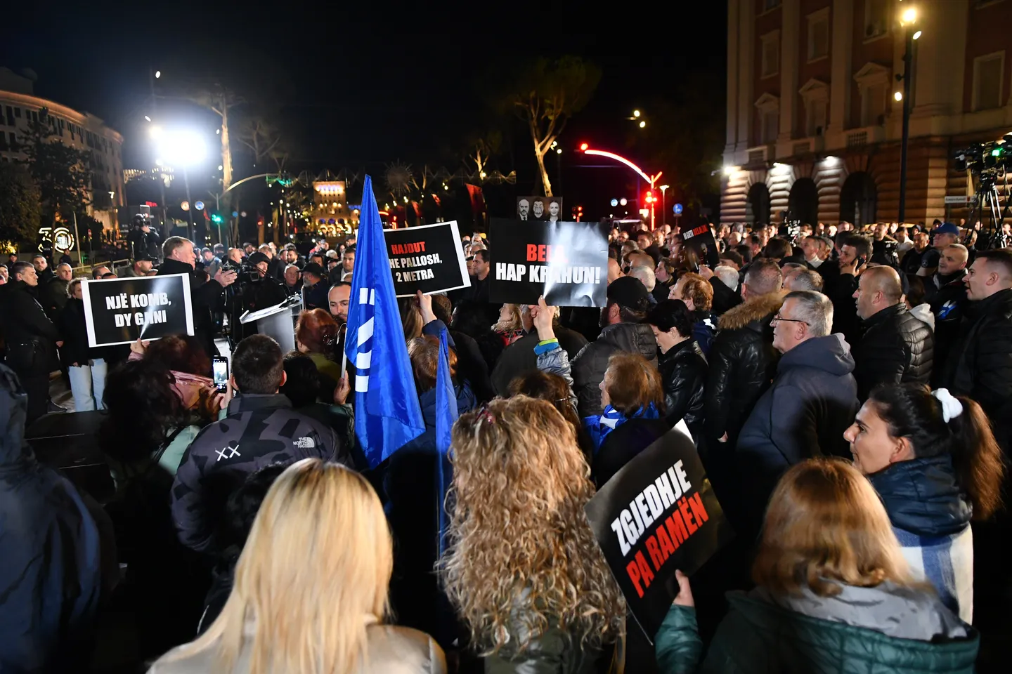 Stotine građana u Tirani protestovale protiv korupcije
