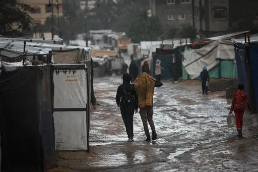 Desetine šatora raseljenih Palestinaca poplavljene obilnim kišama na jugu Gaze