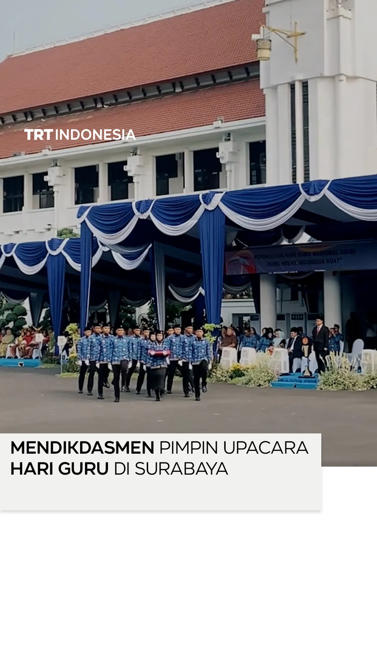 Upacara Hari Guru Nasional 2025 dipimpin Mendikdasmen di Balai Kota Surabaya