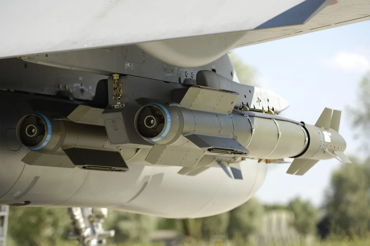 भारत की बीईएल और फ्रांस की सफ्रान भारत में हवा से जमीन पर मार करने वाले हथियारों का उत्पादन करेंगी