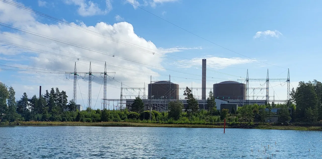 भारतीय सांसदों ने निजी निवेश की अनुमति देने के लिए परमाणु ऊर्जा विधेयक पारित किया