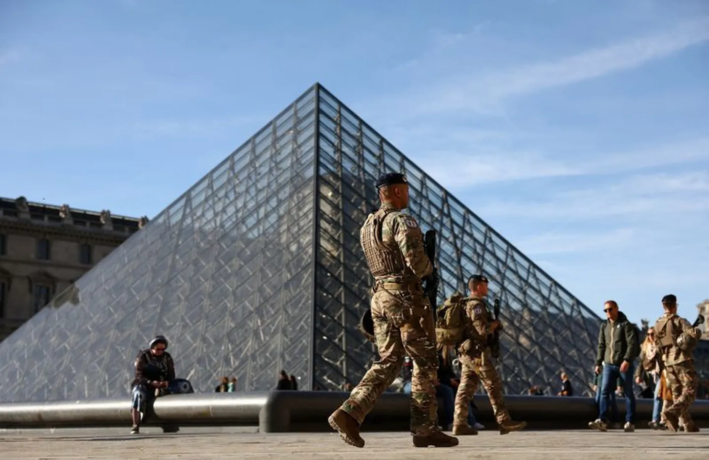 Cambriolage au Louvre : quatre nouvelles interpellations