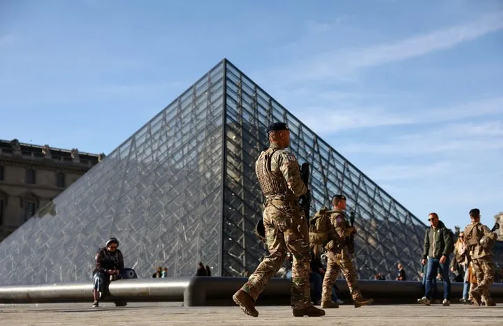 Cambriolage au Louvre : quatre nouvelles interpellations