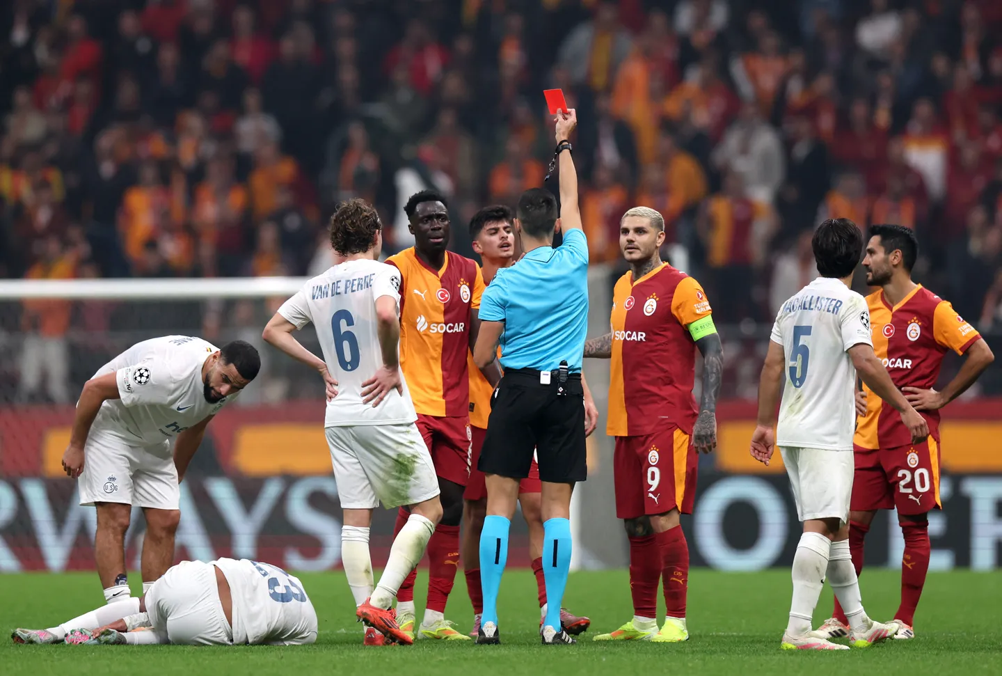 Лига на шампиони: Челзи ја „растури“ Барселона, Баер го шокираше Сити