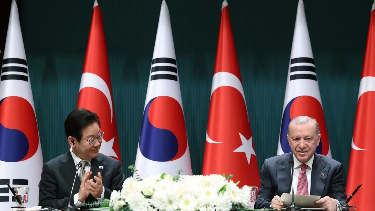 Президент Ердоған Оңтүстік Корея президентімен Анкарада кездесті