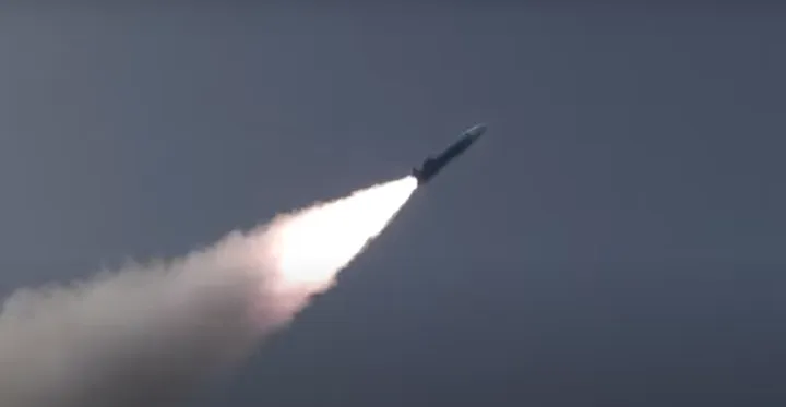 पाकिस्तान ने स्वदेशी एंटी-शिप बैलिस्टिक मिसाइल का 'सफल' परीक्षण किया
